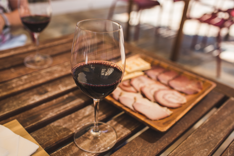 Rotwein - Online auf vinmio kaufen. Rotwein von Ferro13, Cantine Due Palme, Salurnis, AIX Provence. Leckeren Rotwein online kaufe und genießen