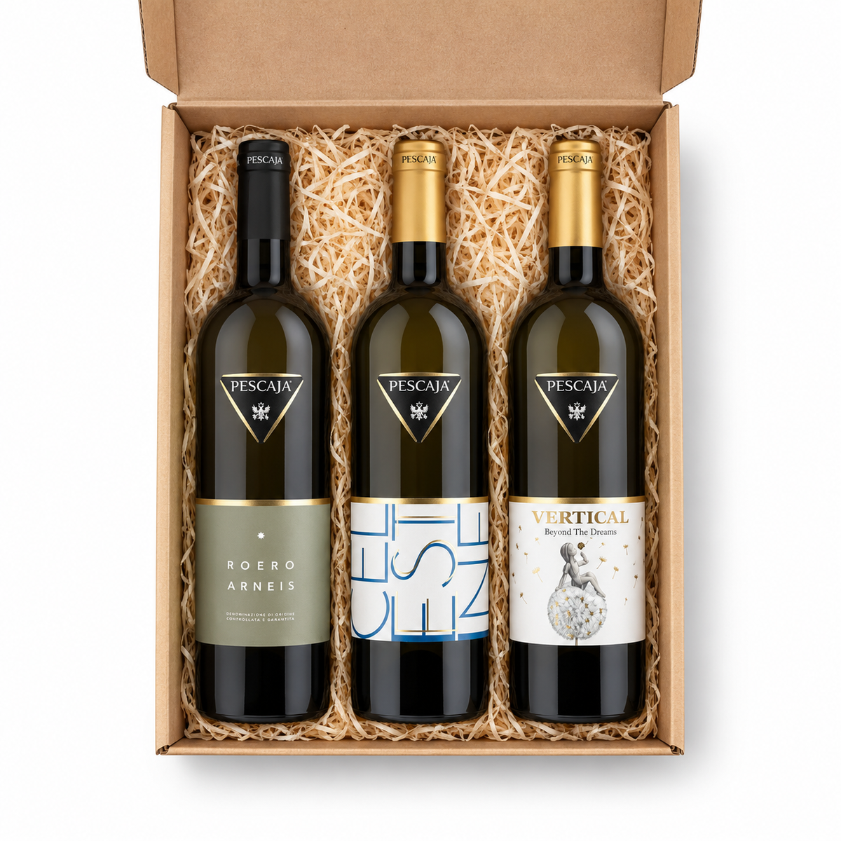 Pescaja Weißwein-Geschenkbox in Draufsicht mit drei 0,75-Liter-Flaschen: Stella Roero Arneis, Celestine Sauvignon und Vertical Chardonnay, parallel im Karton angeordnet.